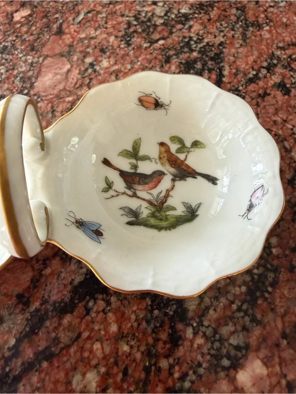 HEREND PORCELAIN HANDPAINTED ROTHSCHILD BIRDS SALT AND PEPPER DISH 253-0-00